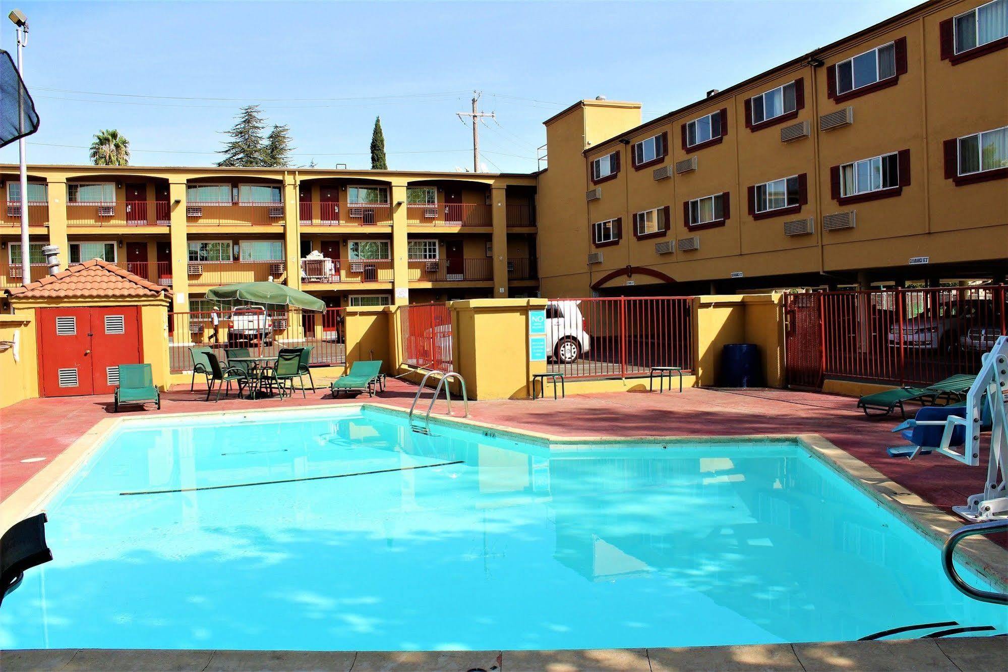 The Midtowner Hotel, Surestay Collection By Best Western Сакраменто Экстерьер фото